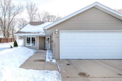 105 Addison Ct, Waterloo, IA 50701-1700
