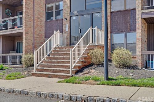 326 Sharon Garden Ct, Woodbridge, NJ 07095-4313