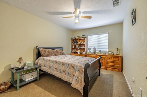 45541 Robinson Dr, Lancaster CA  93535-2263 exterior