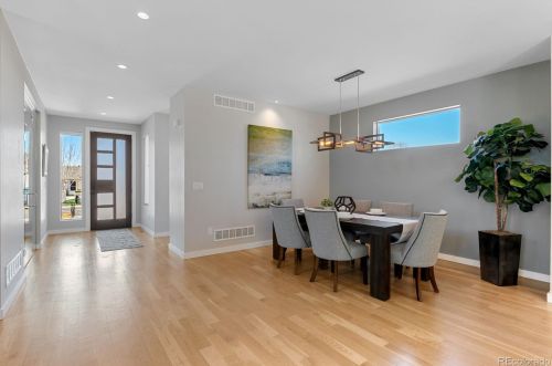 1140 Cook St, Denver CO 80205-5010 exterior