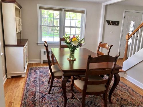 32 View St, Manchester CT  06040-4306 exterior