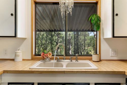 675 Starr Dust Ct, Lakeport CA  95453-6976 exterior