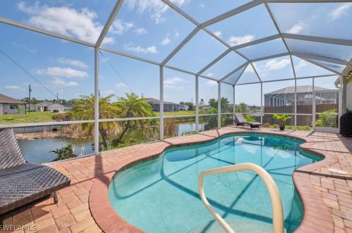1121 1 Ter, Cape Coral FL  33991-1591 exterior