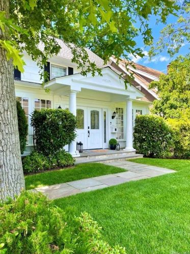 15 Irving Pl, New Rochelle NY  10803-2208 exterior