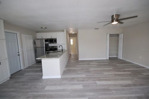671 Allegheny Dr, Ruskin, FL 33573-5112
