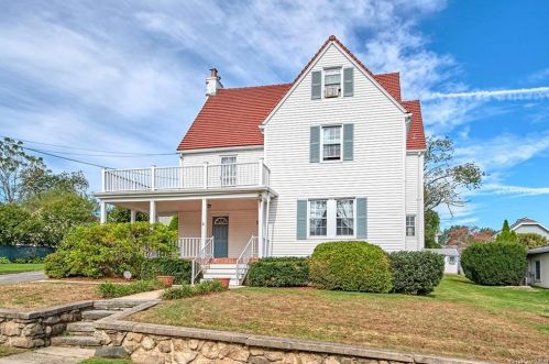 75 Putnam Dr, Rye Brook, NY 10573-2723