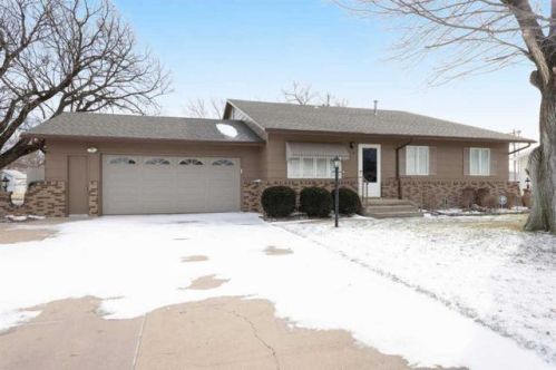 116 Alice Ave, Newton, KS 67114-3221