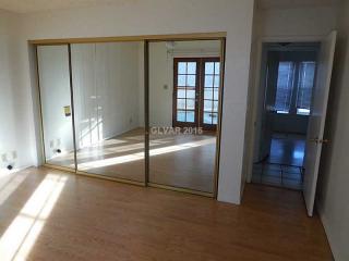 3735 Annie Oakley Dr, Las Vegas NV  89121-4501 exterior