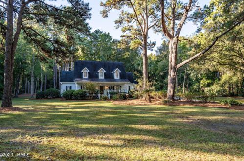 604 Ashdale Dr, Beaufort, SC 29907-2509