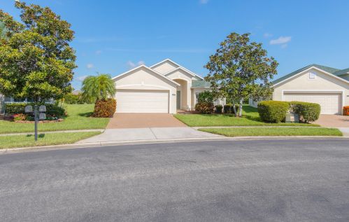 1171 Indian Oaks Dr, Melbourne, FL 32901-8169