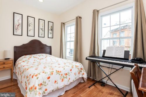 726 24 St, Philadelphia PA 19146-2540 exterior