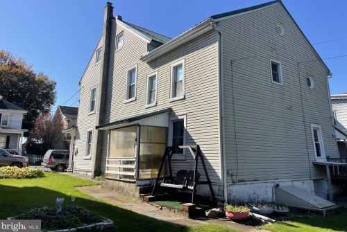 316 Market St, Molino, PA 17961-2043