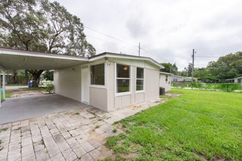 9741 Fowler Ave, Thonotosassa FL  33592-3415 exterior