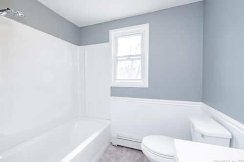 127 Sunset St, Windsor Locks CT  06096-2411 exterior