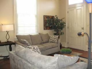 2357 Laurel St, New Orleans LA  70130-5507 exterior