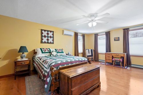 12 Ginger Dr, Goffstown NH  03045-2939 exterior