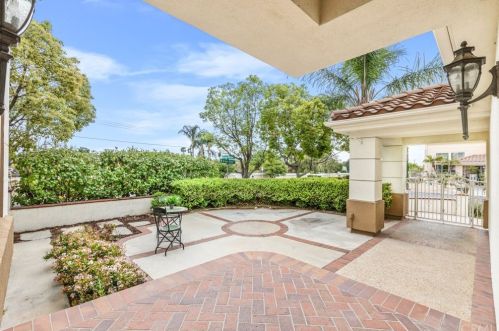 10160 Orange Blossom Cir, Orange, CA 92861-4156