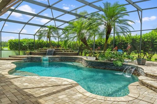 915 Hartford St, Hernando, FL 34442-5245