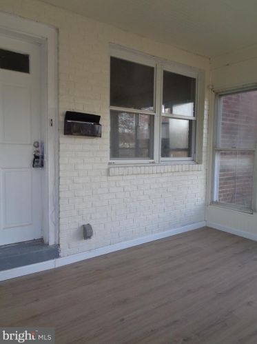 518 38th St, Wilmington, DE 19802-2104