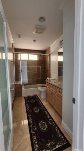 2212 Pacific Coast Hwy, Huntington Beach CA  92648-3958 exterior