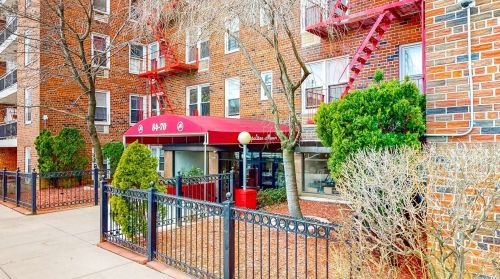 8470 129th St, Jamaica NY  11415-2811 exterior