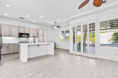 79806 Barcelona Dr, La Quinta CA  92253-8809 exterior