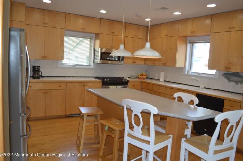 15 Ortley Ave, Lavallette NJ  08735-2051 exterior