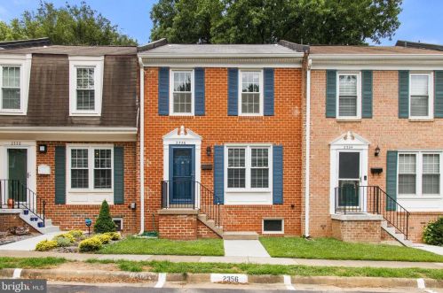 2356 Horseferry Ct, Herndon VA 20191-2733 exterior