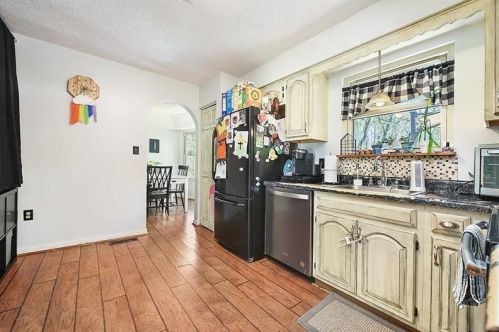 3522 Fox Chase Dr, Imperial PA  15126-9604 exterior