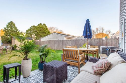 1149 Briarcliff Dr, Rahway NJ  07065-1935 exterior