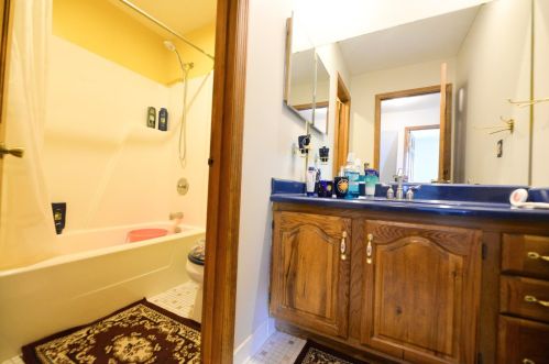 7461 Fitzroy Ct, Cincinnati OH  45241-1260 exterior