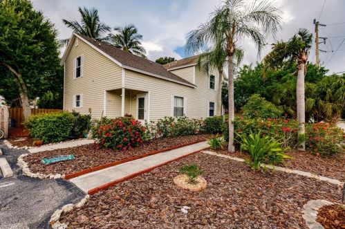 1061 Hartley Ave, Marco Island, FL 34145-2701