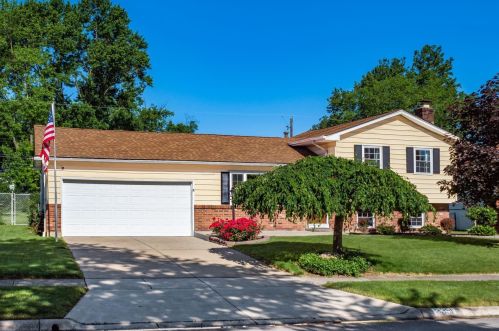 3351 Cameron St, Darbydale, OH 43123-2141