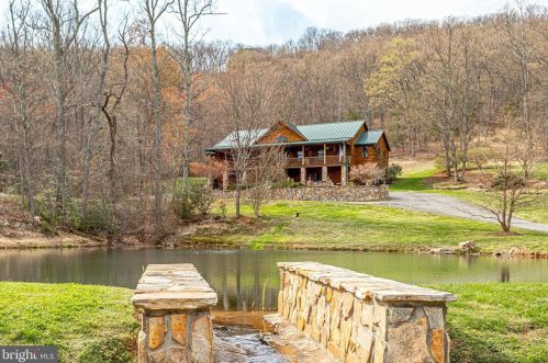 3714 Mountain Rd, Haymarket, VA 20169-1739
