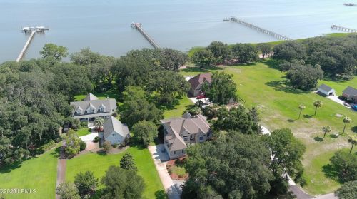 210 Old Plantation Dr, Beaufort, SC 29907-1054