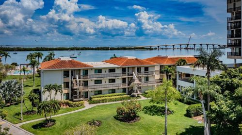 6287 Bahia Del Mar Cir, Saint Petersburg, FL 33715-3309