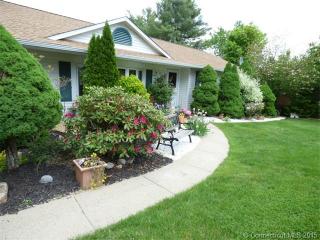 98 Belden St, Watertown, CT 06795-2802