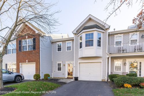 32 Picket Pl, East Freehold, NJ 07728-9532