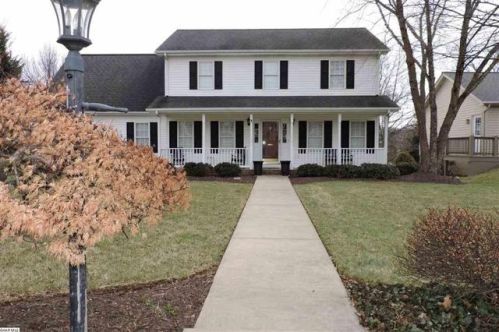 333 Wyndham Hill Dr, Fishersville, VA 22939-2025