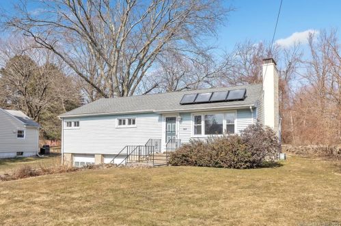 347 Edison Rd, Bridgeport, CT 06611-4313