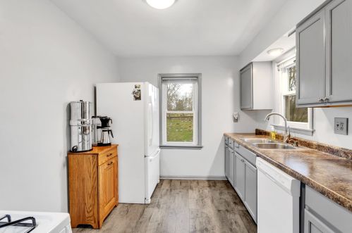 6 Longvue Cir, Ambridge PA  15003-1121 exterior