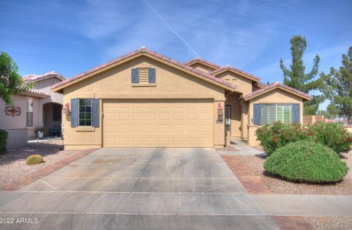 135 Birdie Way, Casa Grande, AZ 85194-3821