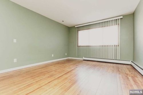 238 Desoto Pl, Cliffside Park NJ  07010-1008 exterior