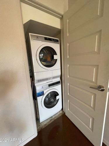 3500 Hayden Rd, Scottsdale AZ  85251-4719 exterior