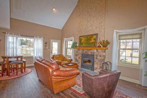 31 Wells Rd, Granby CT  06035-1604 exterior