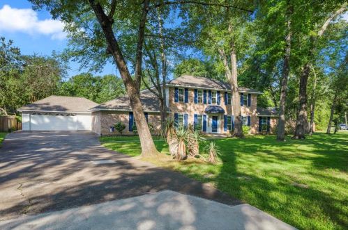 450 Lexington Ct, Conroe, TX 77302-3050