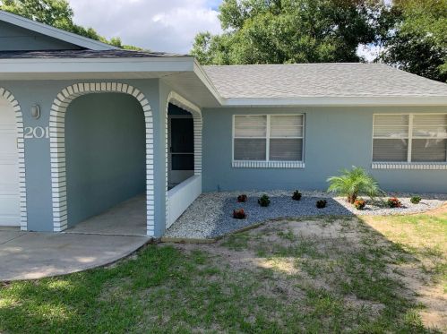 201 Robin Ave, Sebring, FL 33870-8536