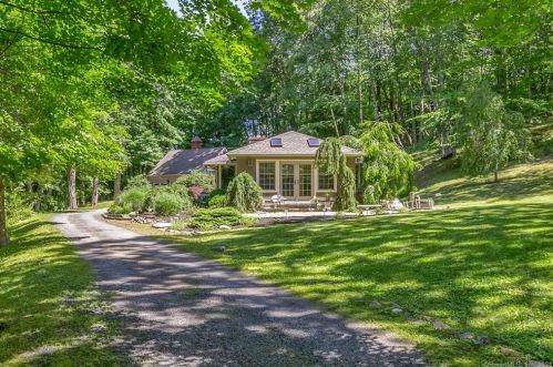 3 Alfredson Ln, Sherman, CT 06784-1409