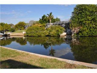5563 America Dr, Sarasota, FL 34231-4103