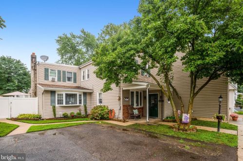 917 Ridgeway St, Gloucester, NJ 08030-1856